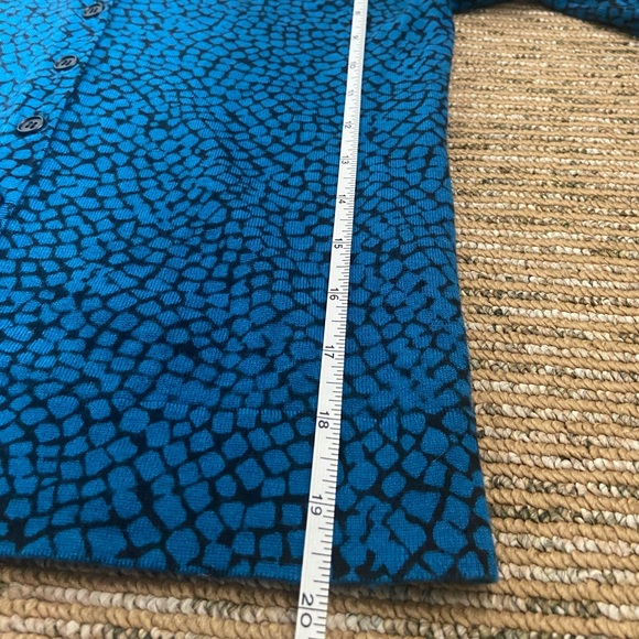 Diane Von Furstenberg sweater size medium - Picture 8 of 9